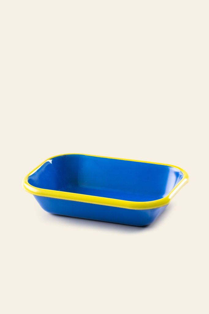 Bornn Enamelware Colorama Baking Dish Small Electric Blue With Chartreuse Rim 2