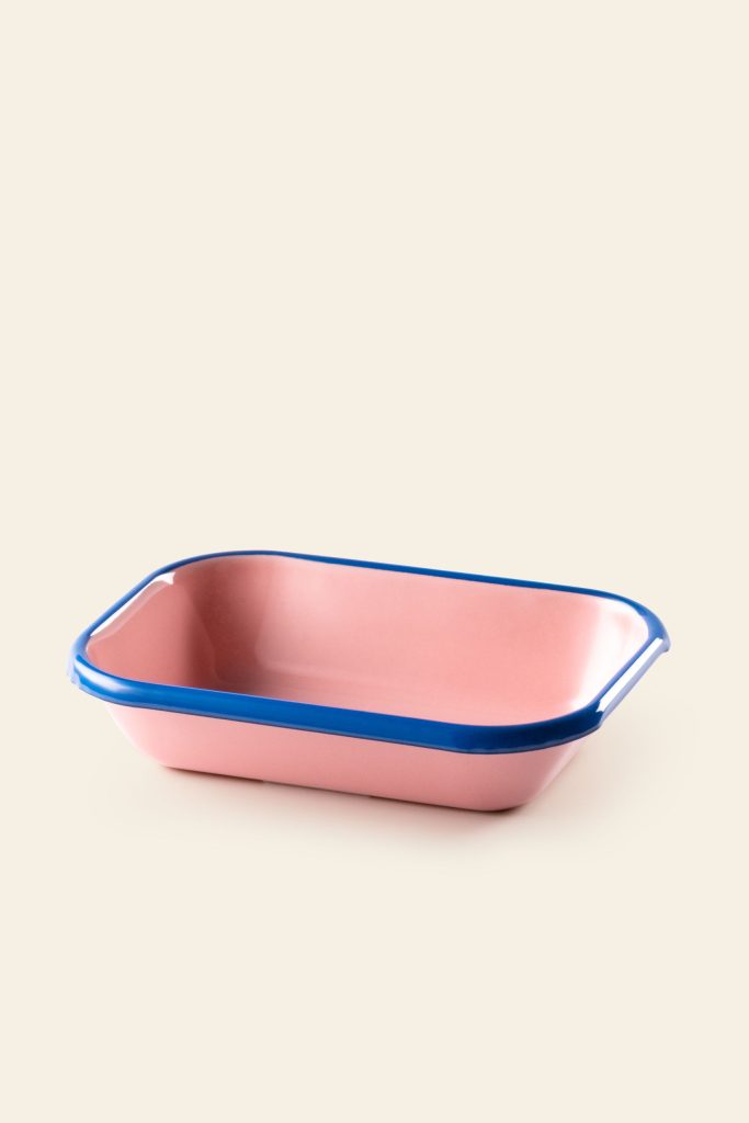 Bornn Enamelware Colorama Baking Dish Small Soft Pink With Electric Blue Rim 2