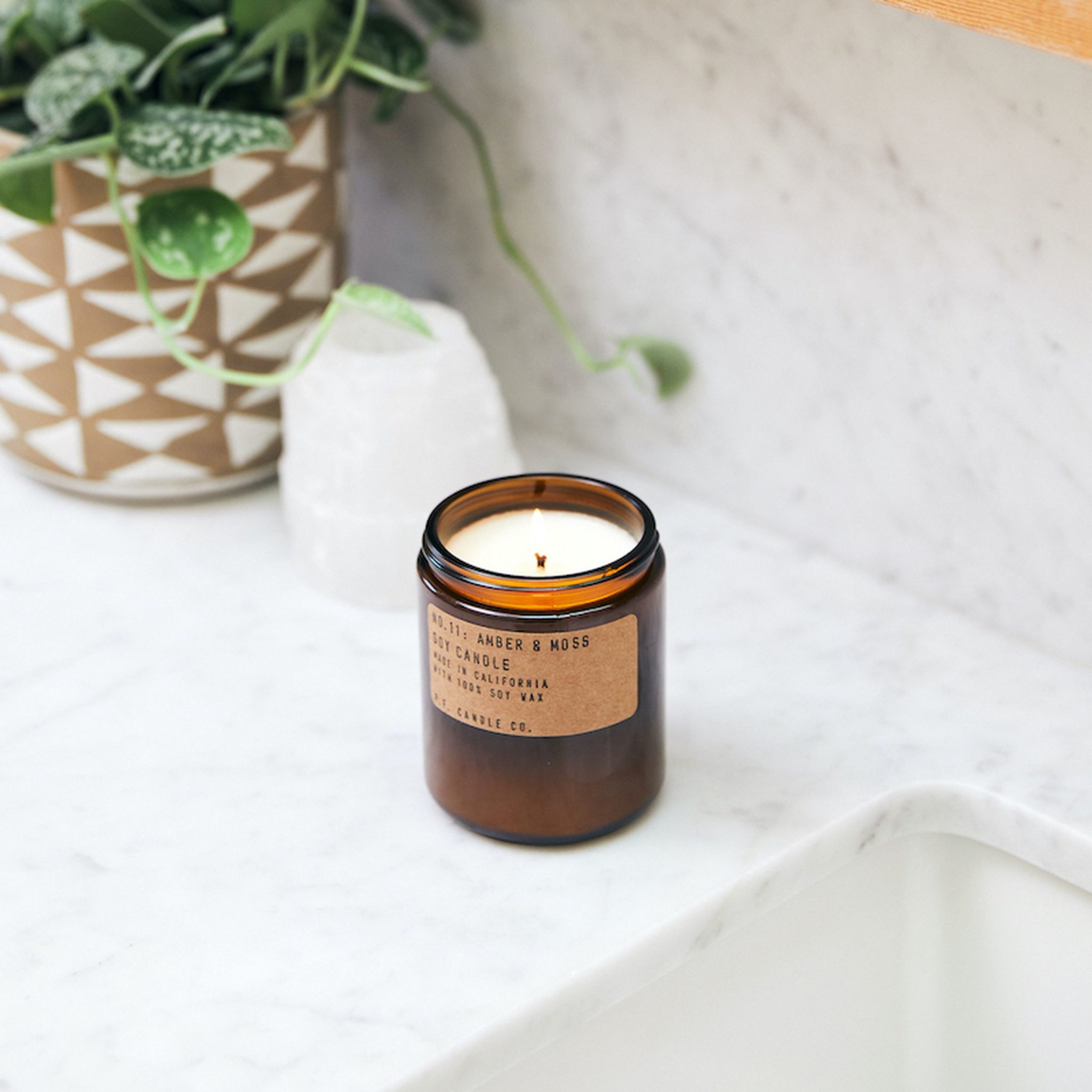 PF Candle Co No 11 Amber Moss 72 oz Soy Candle 2