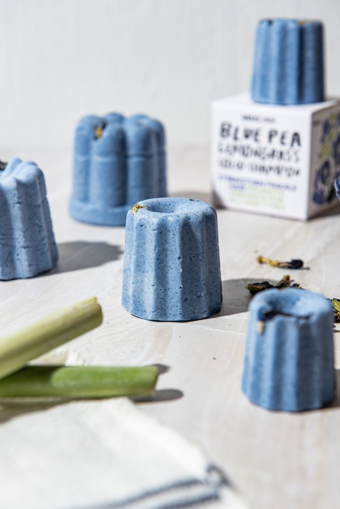 Oasis Beauty Kitchen Blue Pea Lemongrass Solid Shampoo Midi Canele Shampoo 3