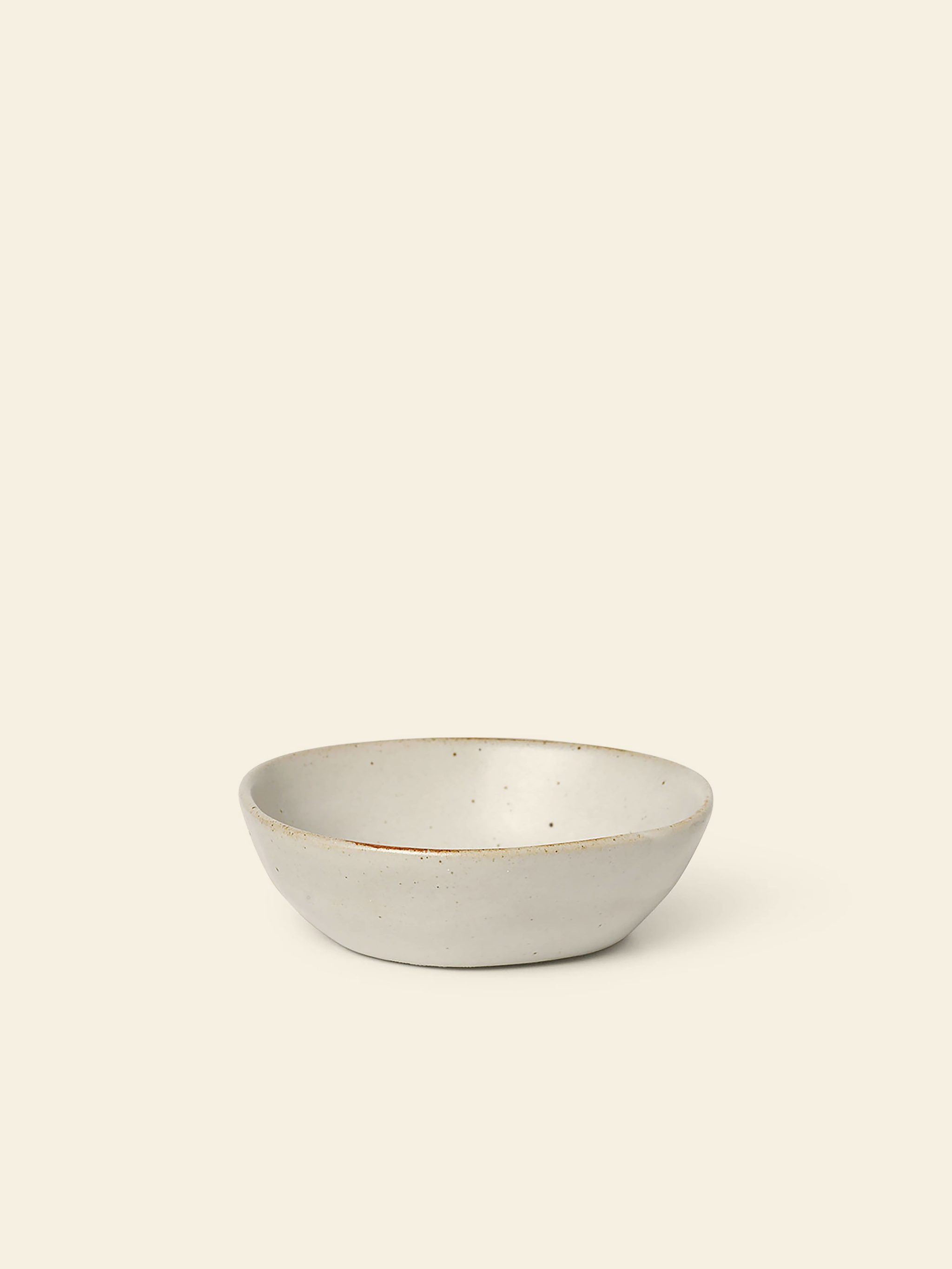 ferm Living Flow Bowl Small Off White Speckle 1