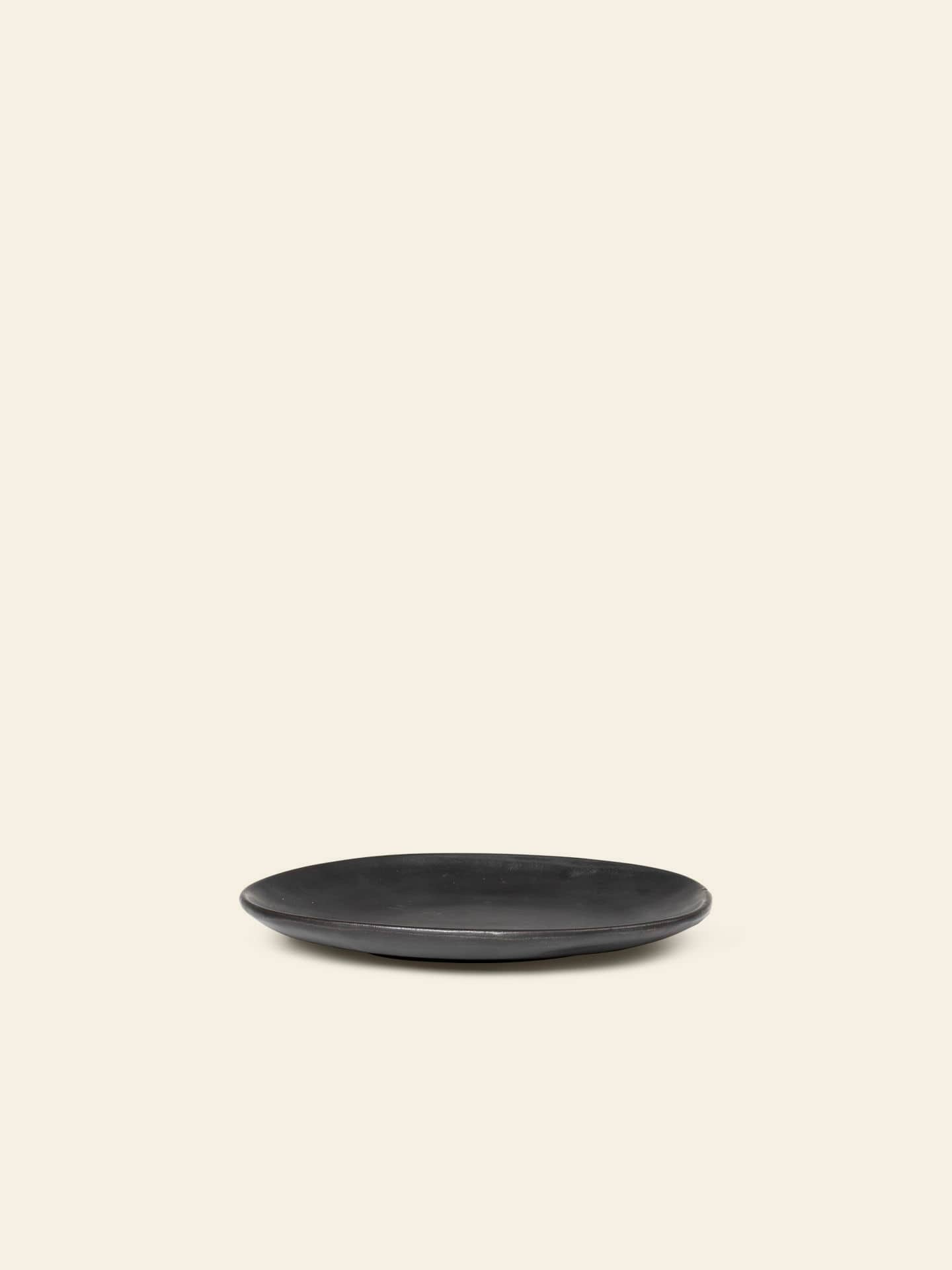 ferm Living Flow Plate Small Black 1