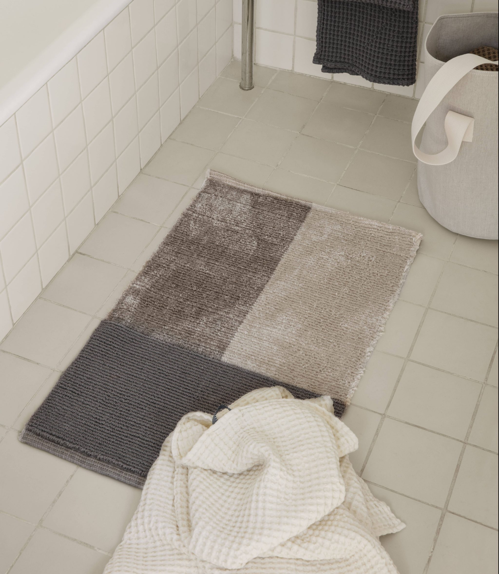 ferm Living Pile Bathroom Mat Grey 2