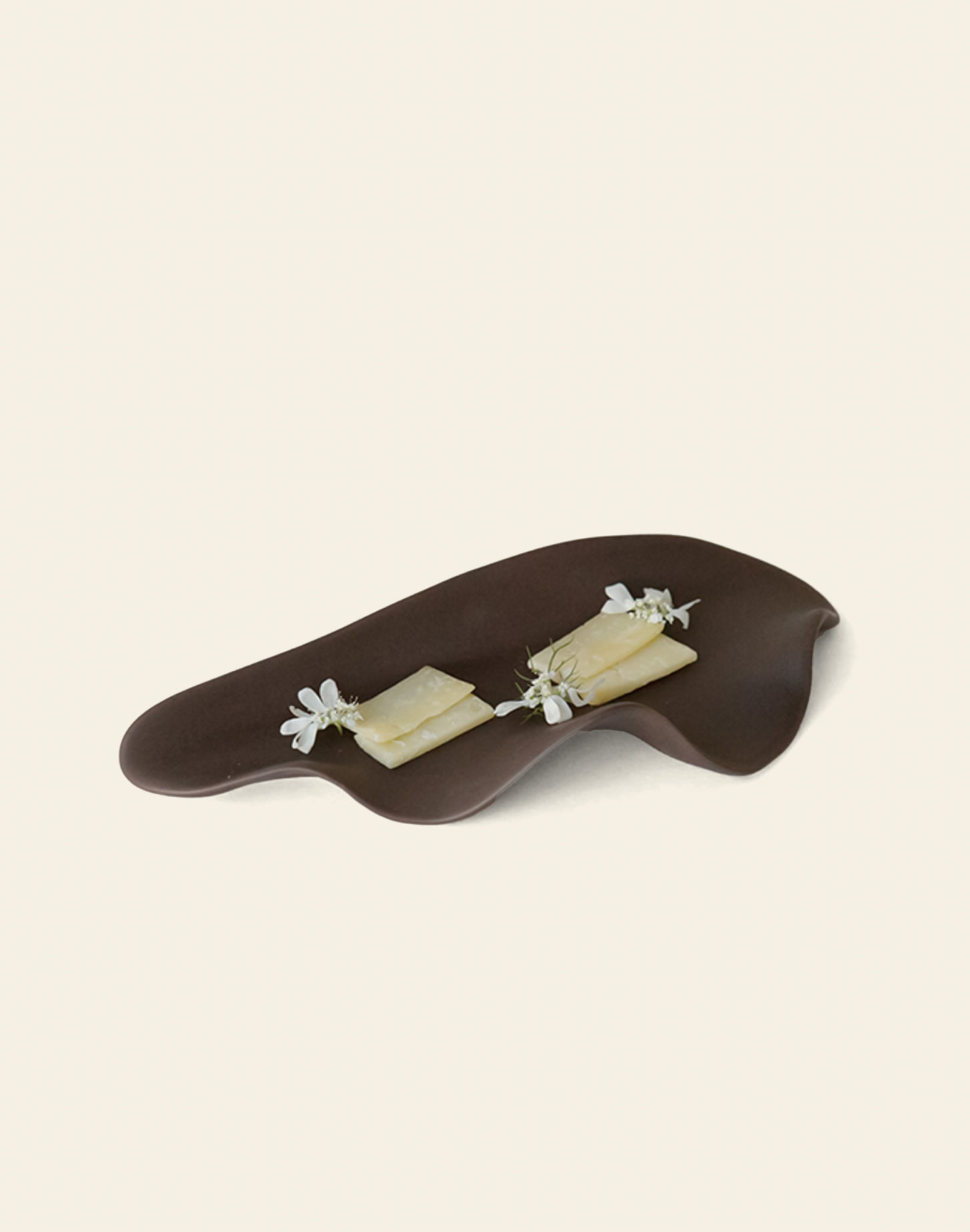 NR Ceramics HIN Leaf Plate Brown 2