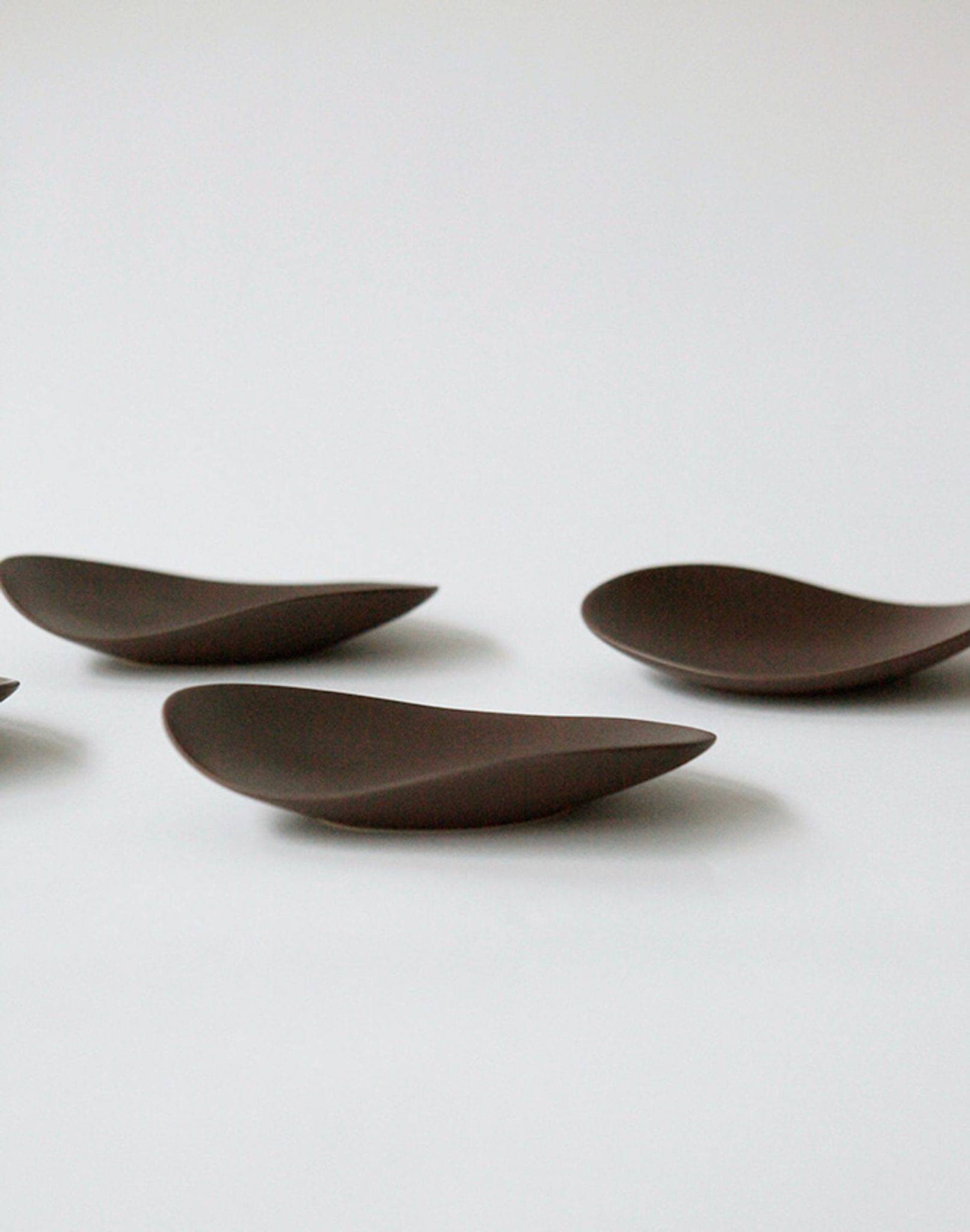 NR Ceramics HIN Pebble Plate S Brown 7