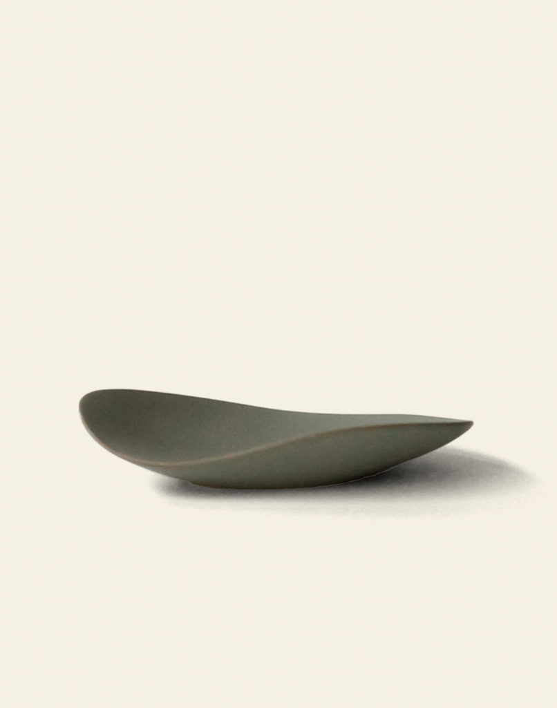 NR Ceramics HIN Pebble Plate S Khaki Green 1