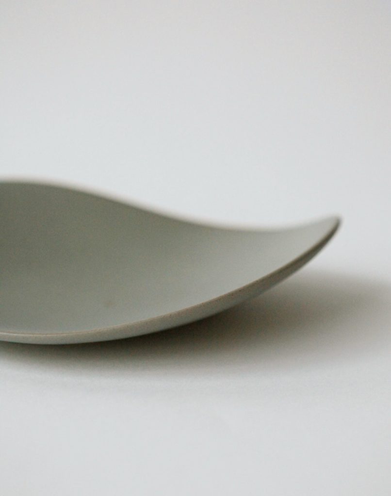 NR Ceramics HIN Pebble Plate S Khaki Green 6