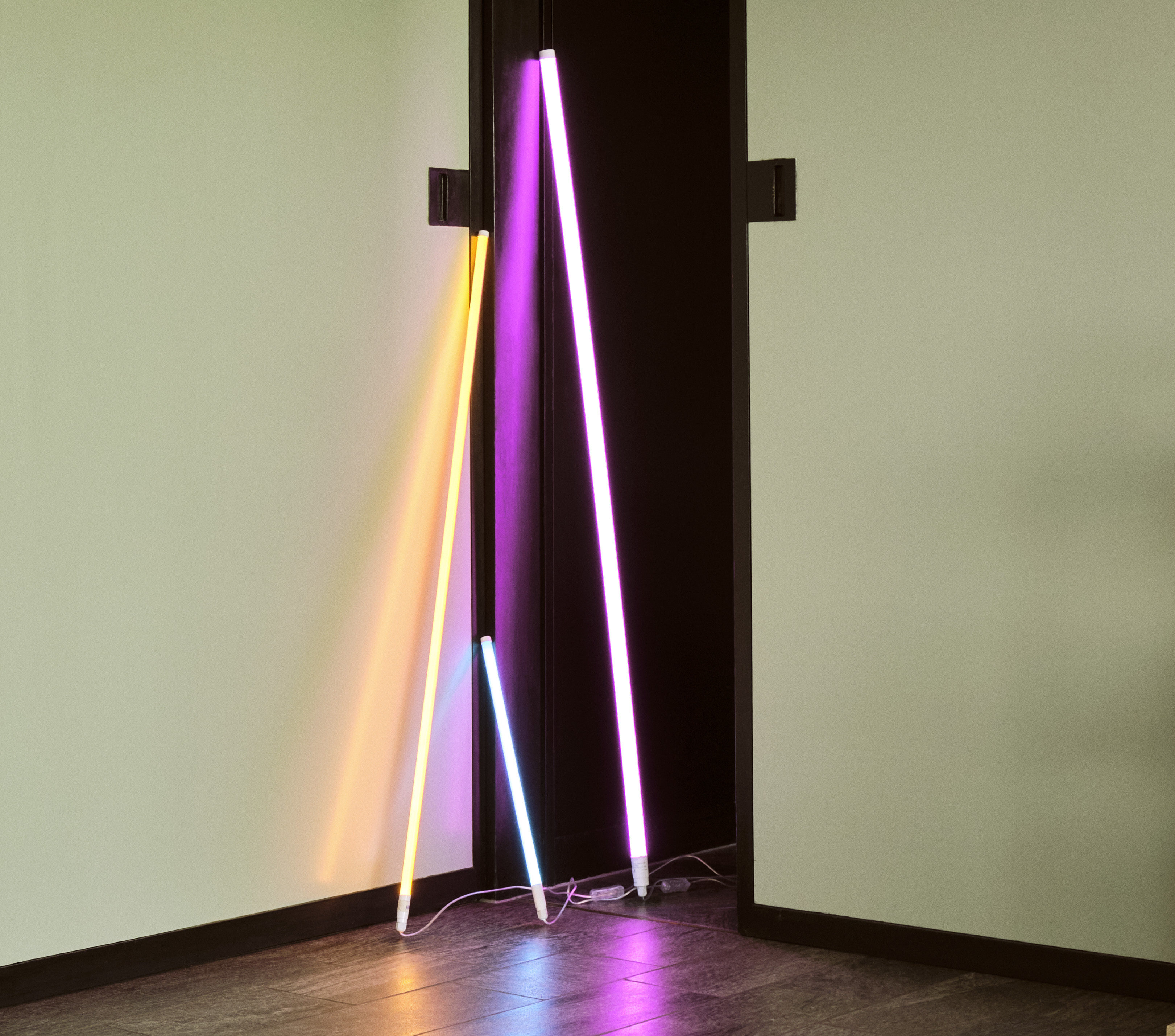 HAY Neon Tube LED Slim 50cm Pink 3