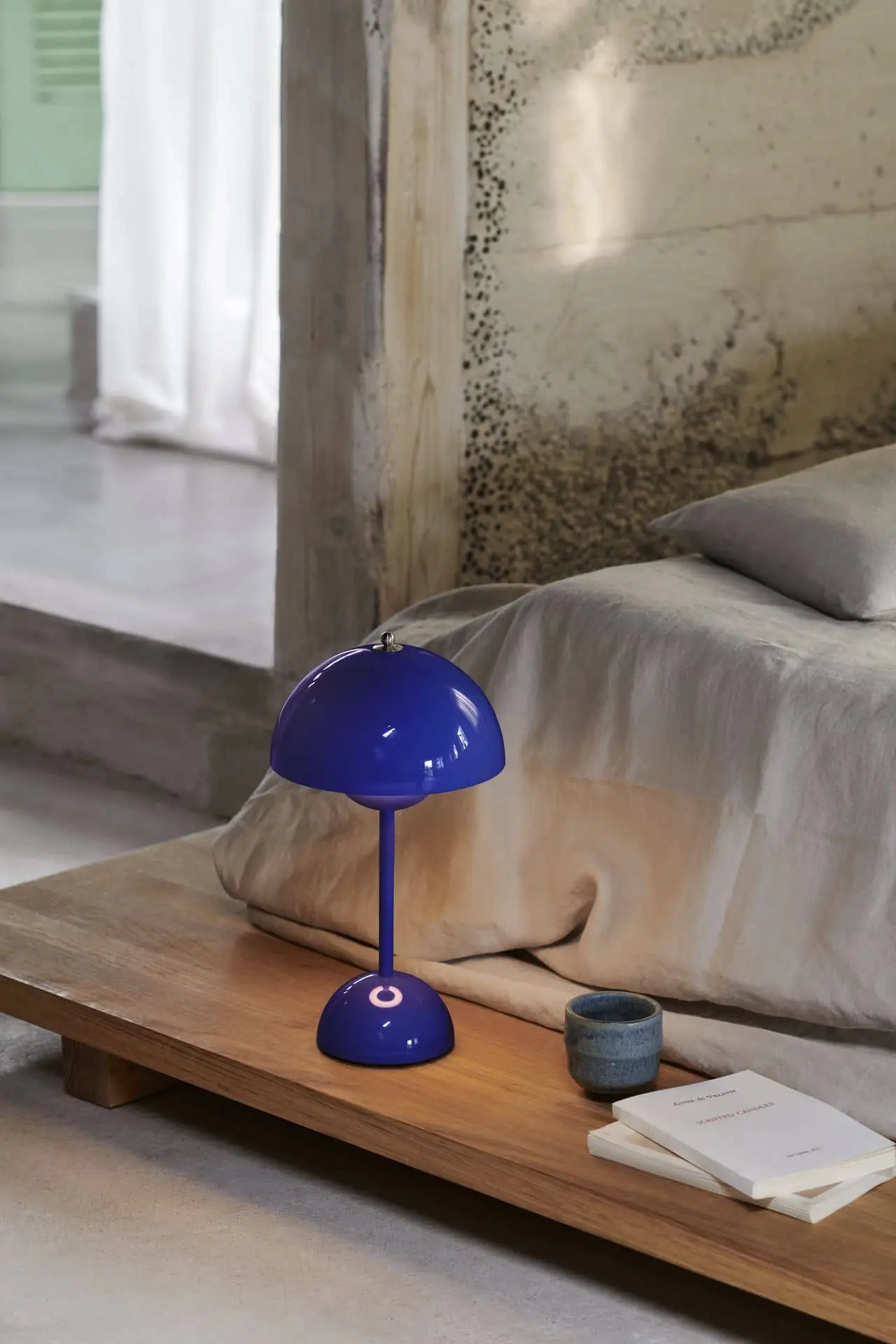 Tradition Flowerpot VP9 Portable Table Lamp Cobalt Blue 3