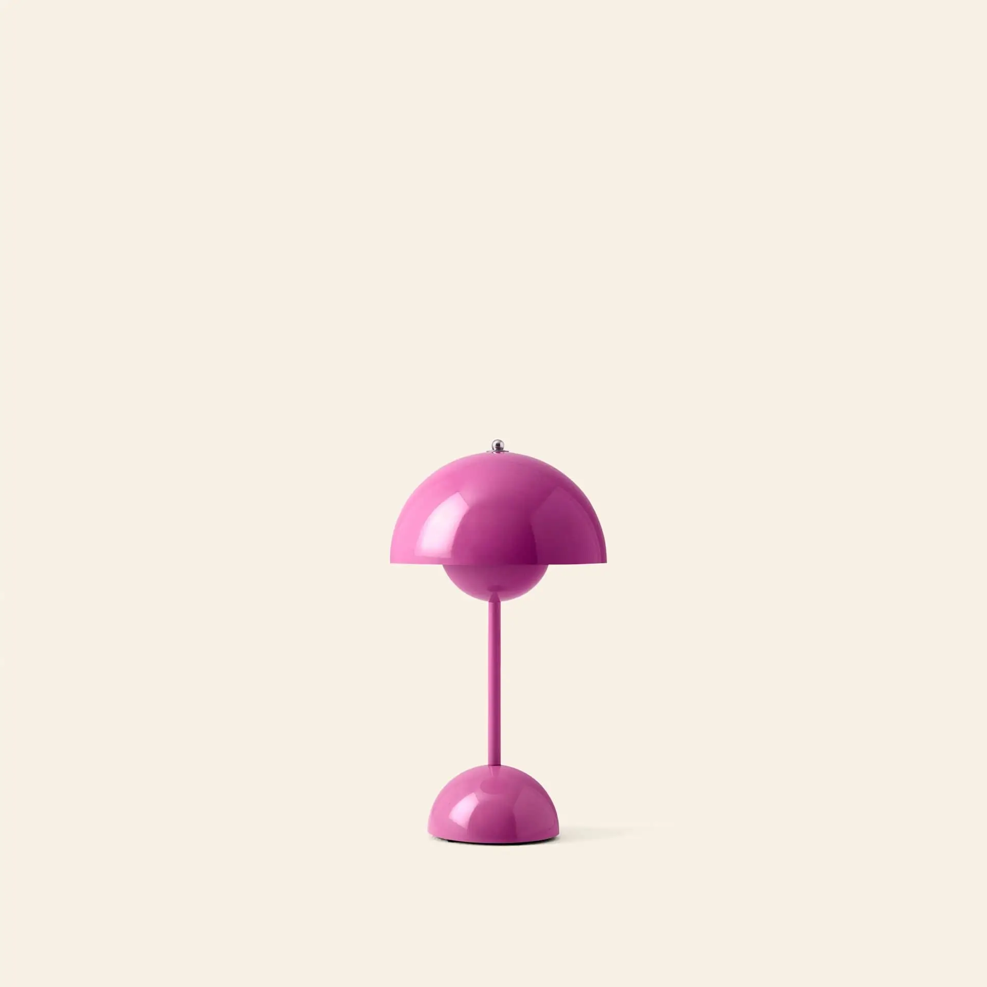 Tradition Flowerpot VP9 Portable Table Lamp Tangy Pink 1