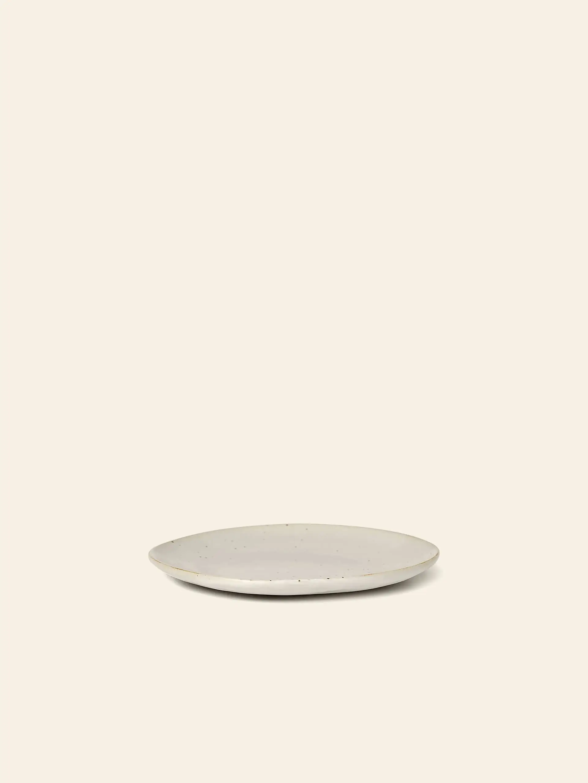 ferm Living Flow Plate Small Off White Speckle 1