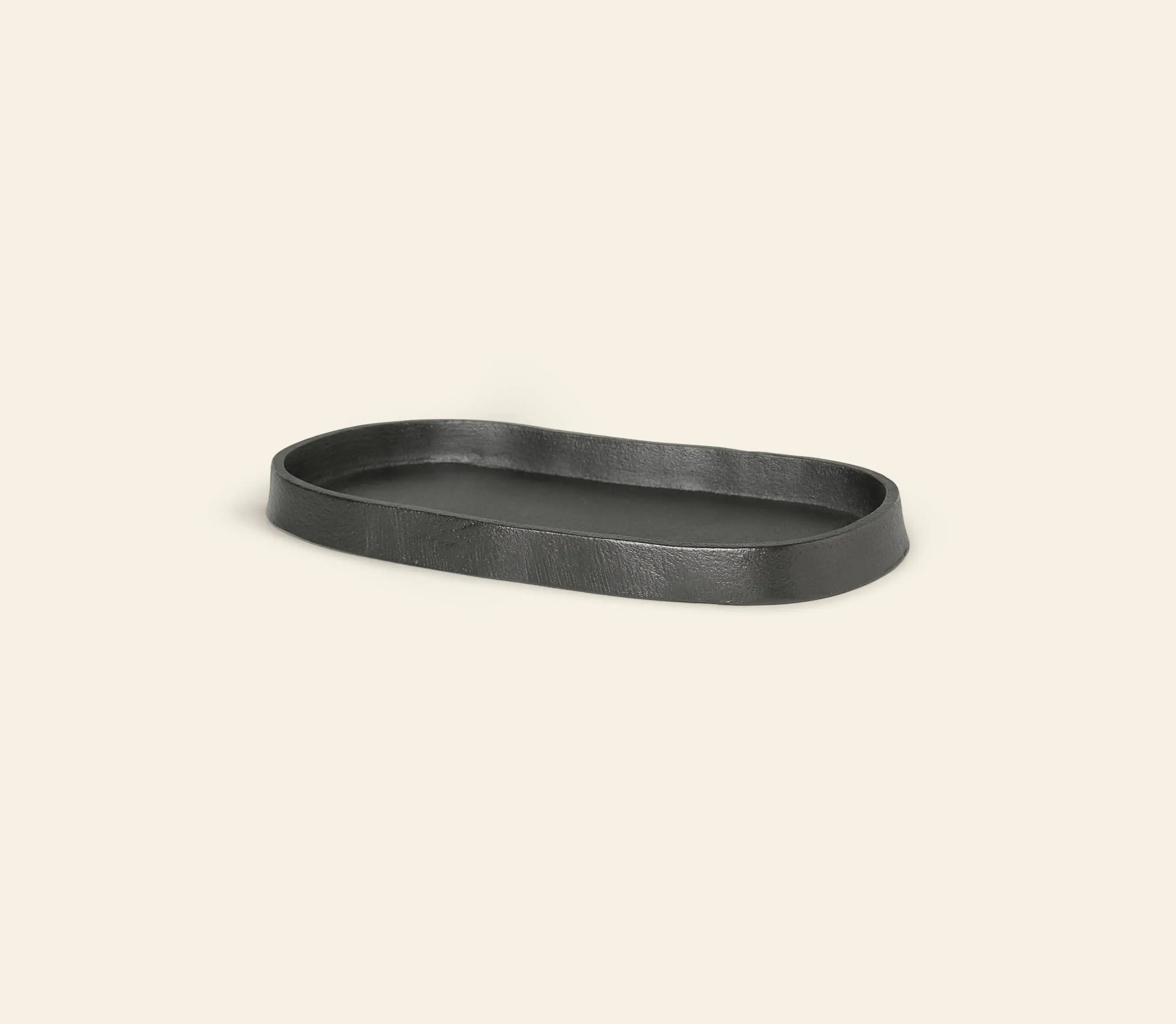 ferm Living Yama Tray Oval Blackened Aluminium 1