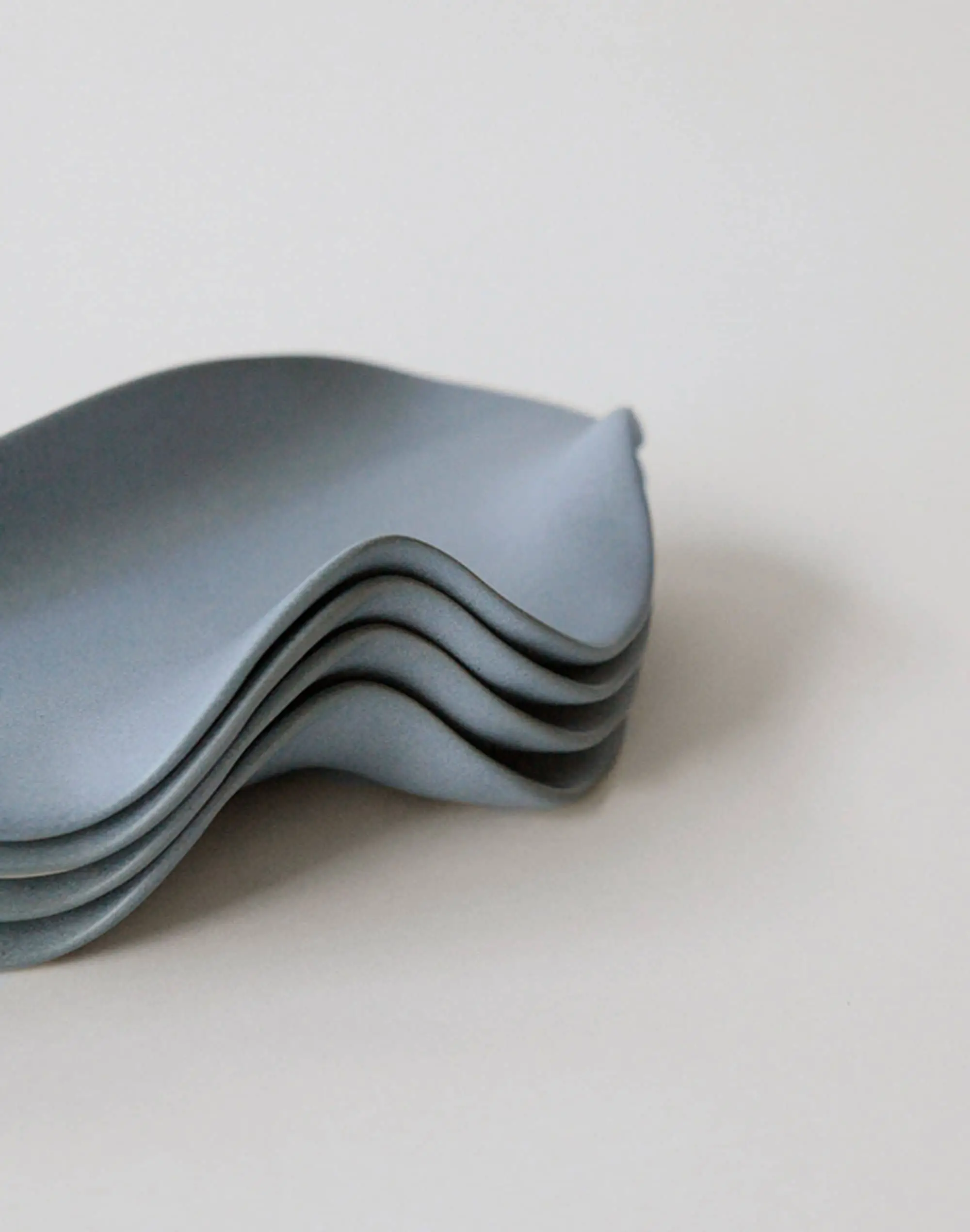 NR Ceramics HIN Leaf Plate Stone Blue 7