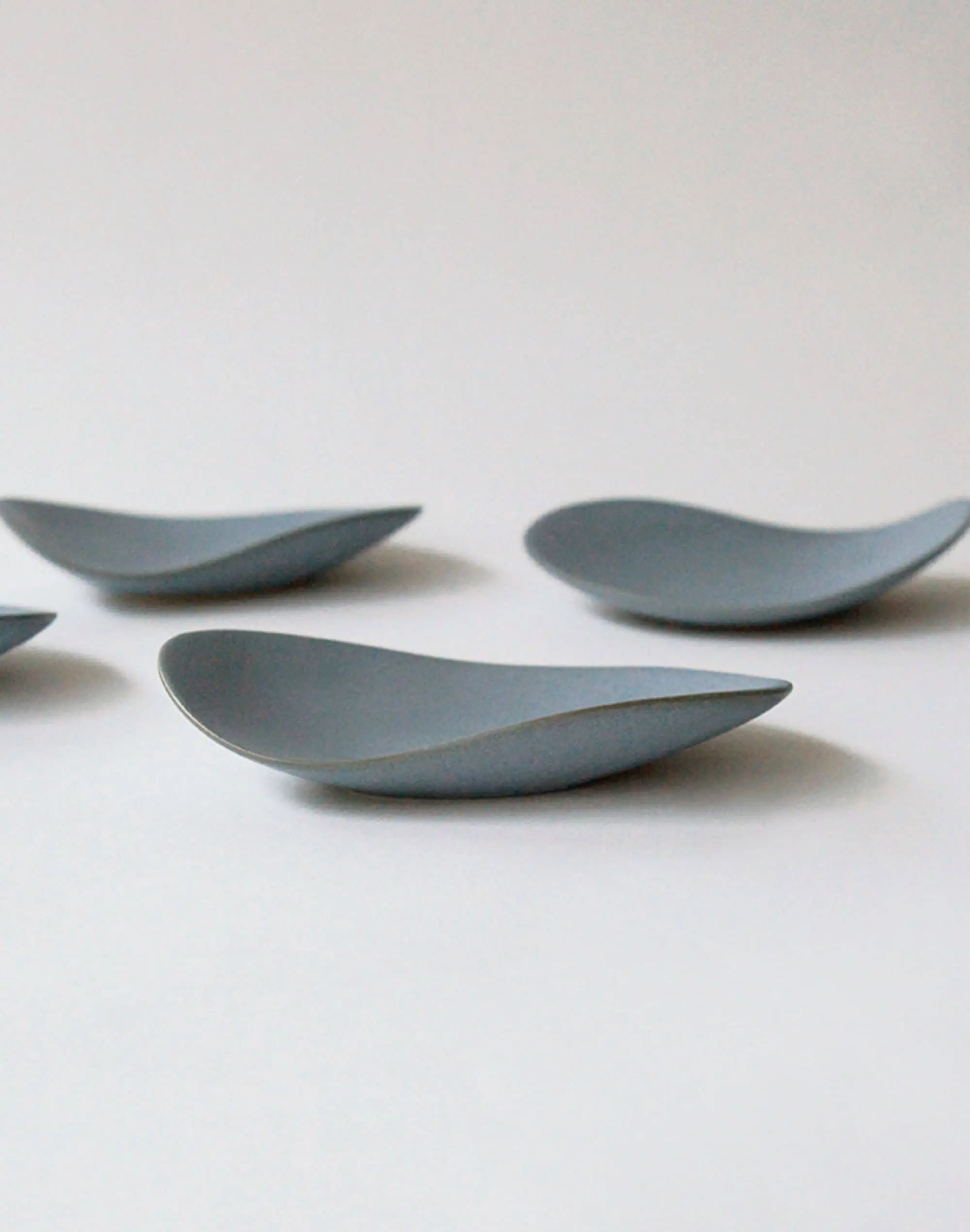 NR Ceramics HIN Pebble Plate S Stone Blue 4