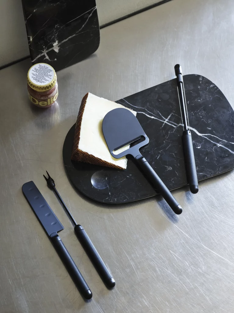 Normann Copenhagen Pebble Cheese Knife Black 3